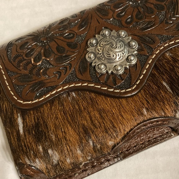 Numbered genuine hand tooled leather phone case with hair - Picture 5 of 11